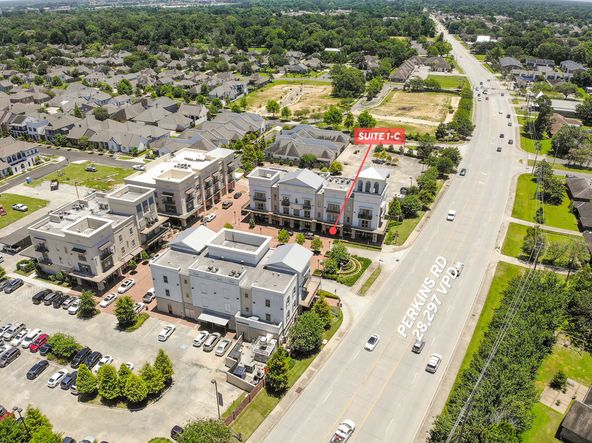 Last Suite Available in The Village at Willow Grove: 8211 Village Plaza Ct, Baton Rouge, LA 70810